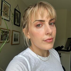 Meet your Posher, Elizabeth